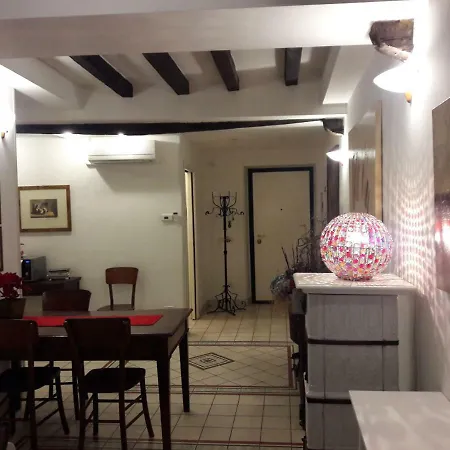 Ponte Nuovo Apartment *